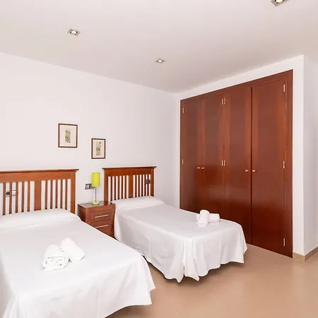 Villa Malagarba D'enmig By Sealand Pollença