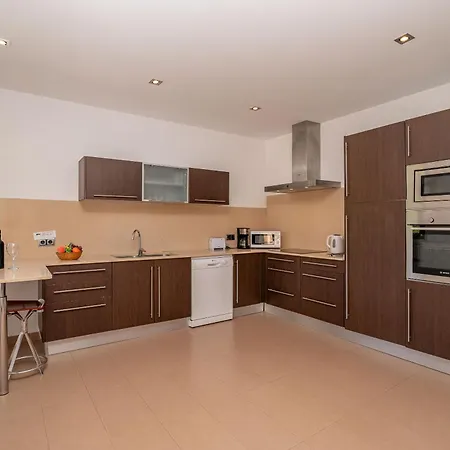 Malagarba D'enmig By Sealand *