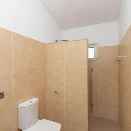 Malagarba D'enmig By Sealand *