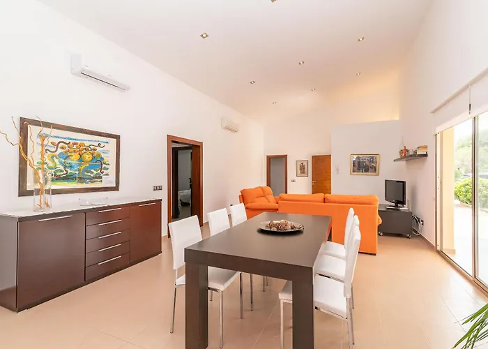 Malagarba D'enmig By Sealand